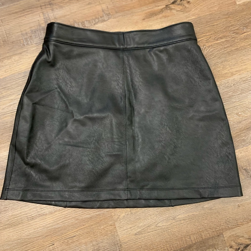 SPANX Black Faux Leather Skort